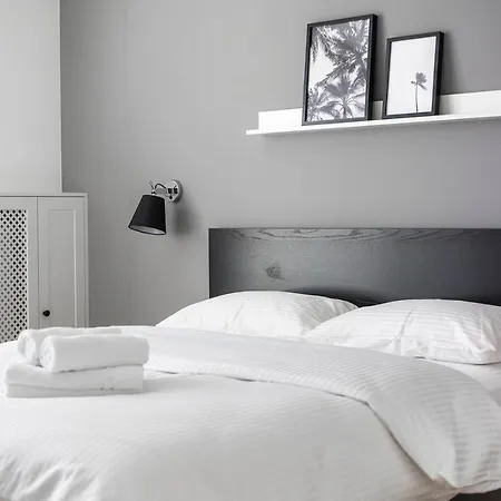 Διαμέρισμα Ostrobramska 126 Praga By Bookinghost