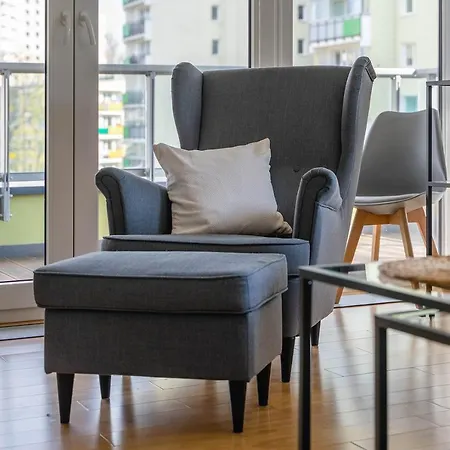 Διαμέρισμα Ostrobramska 126 Praga By Bookinghost *