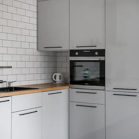 Ostrobramska 126 Praga By Bookinghost * Warschau