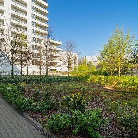 Διαμέρισμα Ostrobramska 126 Praga By Bookinghost *