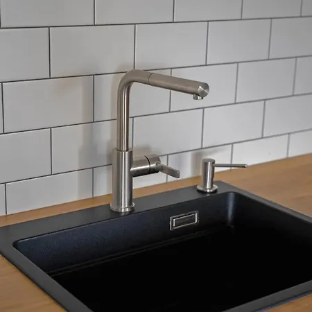 Διαμέρισμα Ostrobramska 126 Praga By Bookinghost *