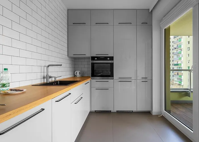 Ostrobramska 126 Praga By Bookinghost